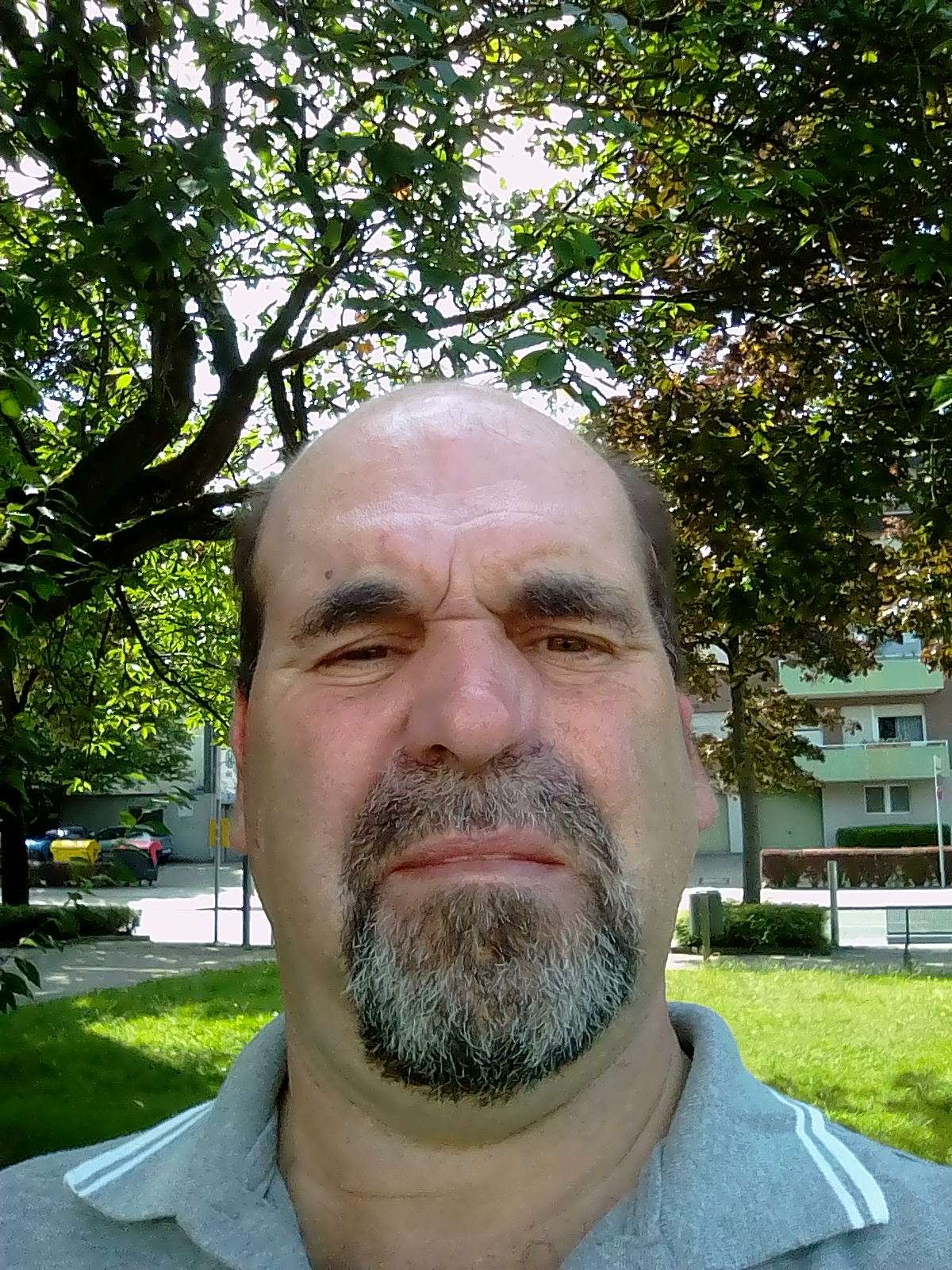 Suche nette Frauen für ein Sexdate zum Lecken und Vögeln Suche nette Frauen für ein Sexdate