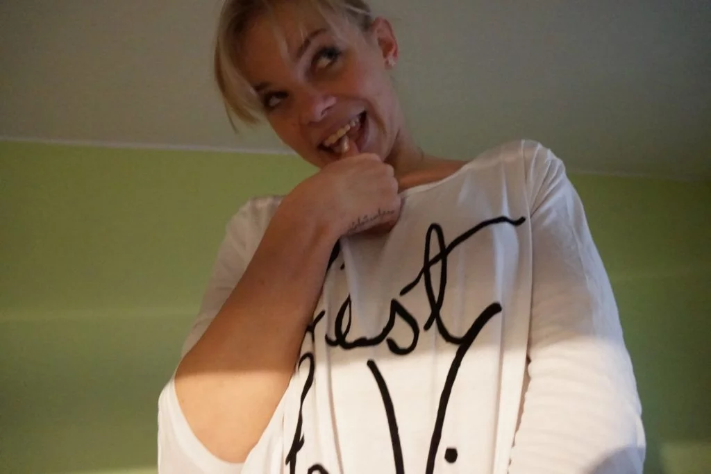 Einfach schnell zum Sex daten mit Tussi aus Saarbrücken 19-jährige Tussi zum Sex daten