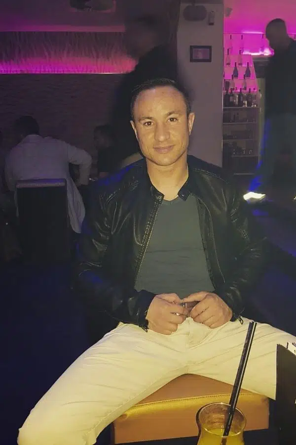 Er sucht Sie für guten Sex und nette Gespräche Er sucht Sie für guten Sex