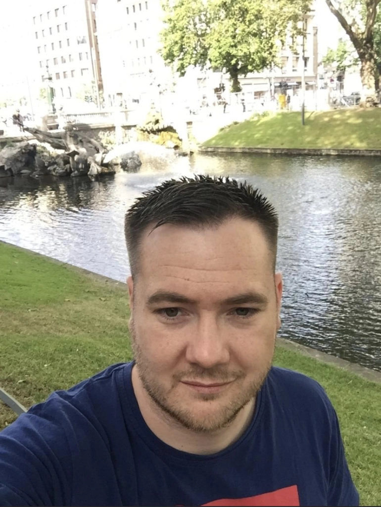 Er sucht unverbindlichen Sex im Raum Berlin/Brandenburg Er sucht Sex in Berlin/Brandenburg