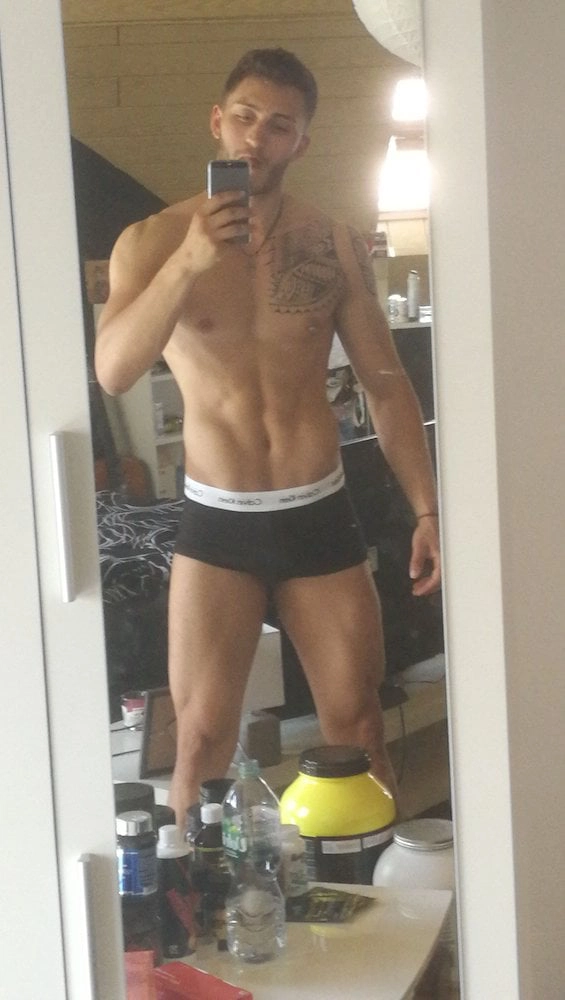 Junger Er sucht Sextreffen mit viel Abwechslung Er sucht Sextreffen mit Abwechslung