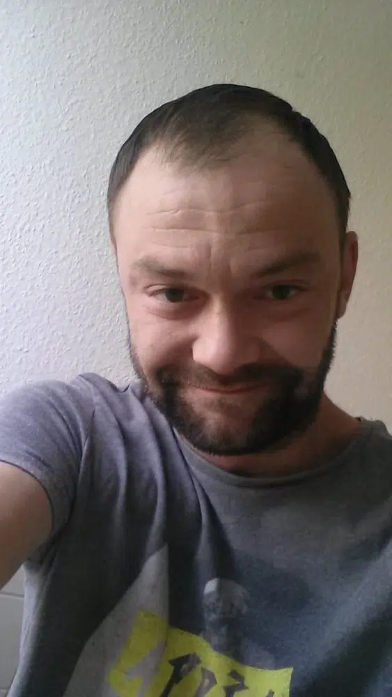 Er (32) will dich im Raum Dresden gern verwöhnen Er will dich im Raum Dresden verwöhnen