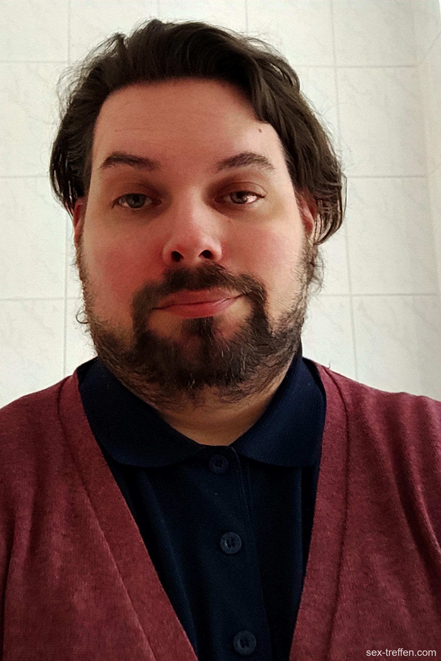 Mein fetter Schwanz sucht aufnahmewillige Löcher in Berlin fetter Schwanz sucht Löcher