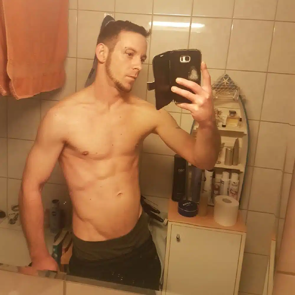 Er sucht zwei Frauen für geilen Dreier in Niedersachsen Er sucht zwei Frauen für Dreier