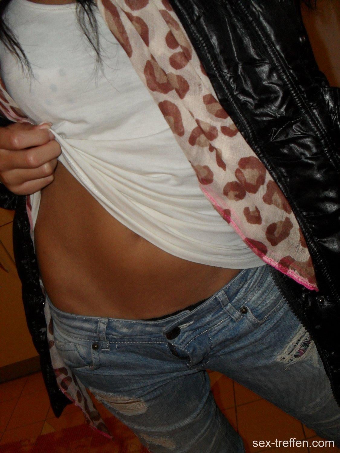 Suche Mann für diskrete Affaire mit viel Sex in Brandenburg Gebundenes Girl 24 Jahre möchte diskrete Affaire