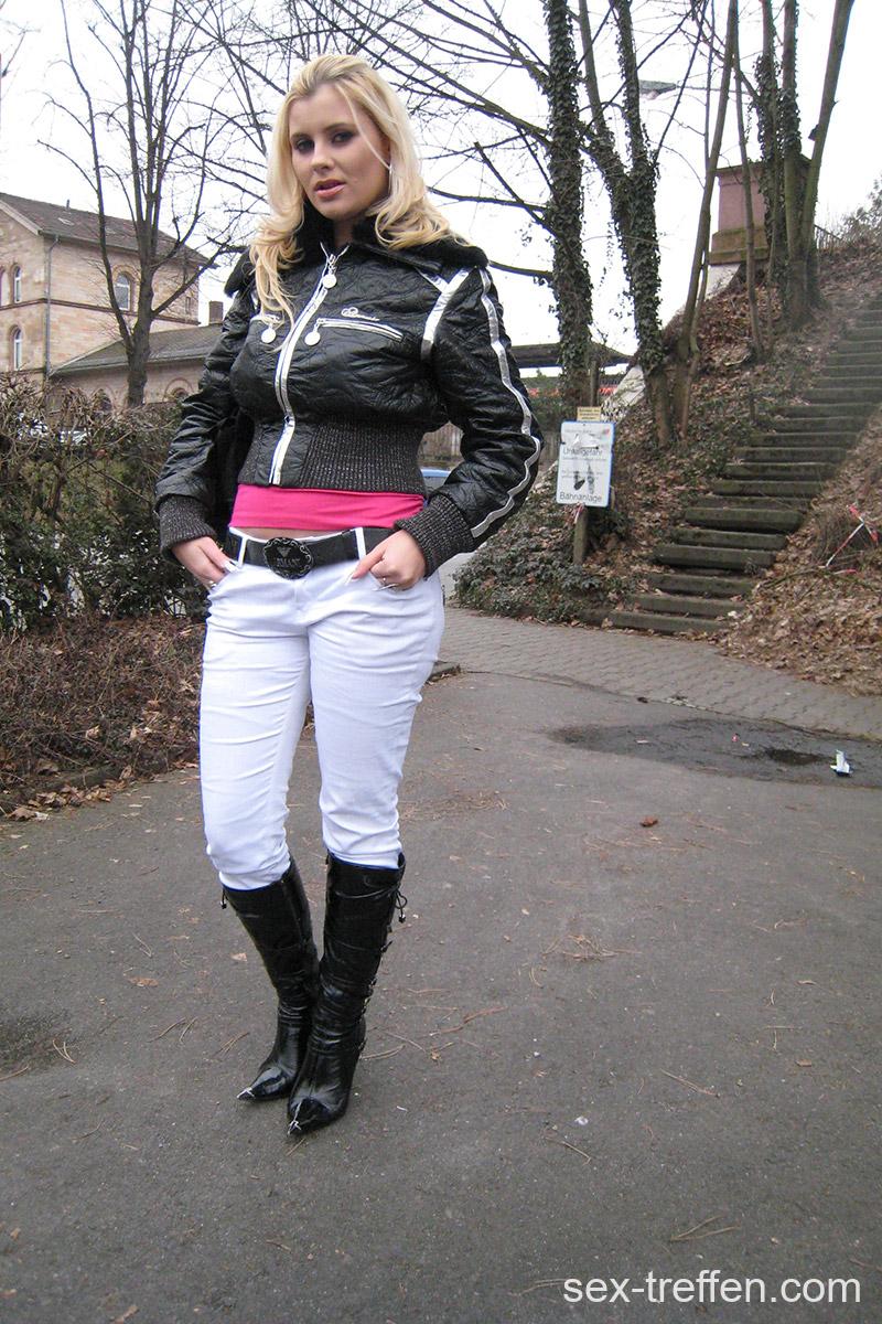 Ralliges Girl aus Hamburg will spontan gevögelt werden Ralliges Girl will vögeln