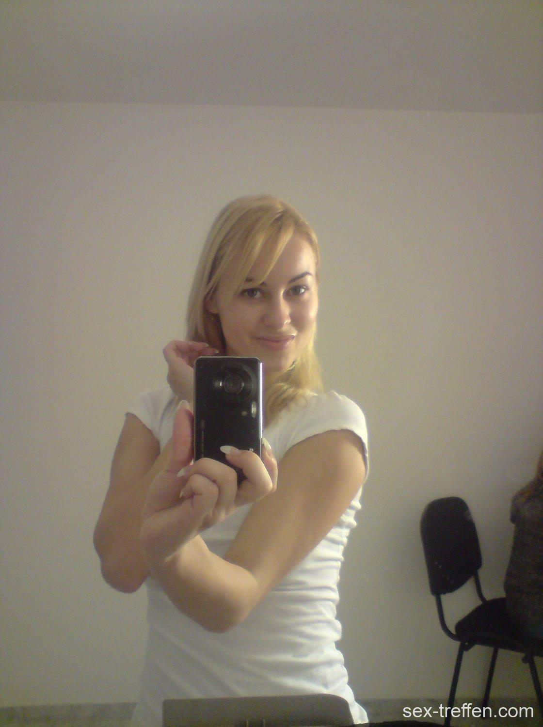 Blondes Sachsengirl sucht geile Kontakte in Dresden Sachsengirl 20 Jahre sucht Kontakt