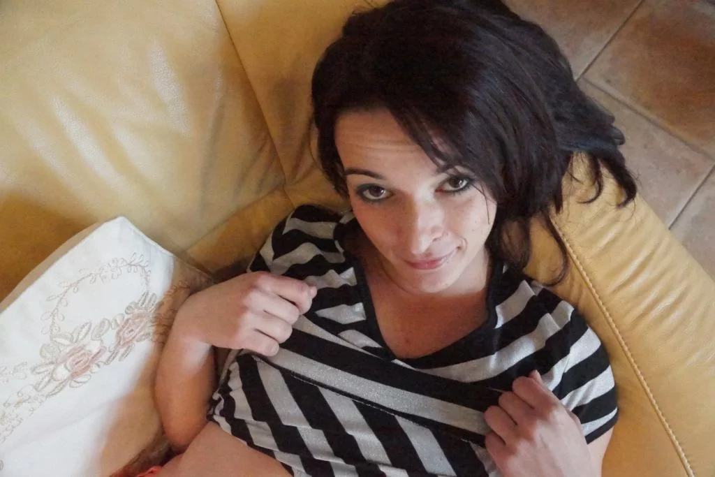 Rollige Frau möchte unkomplizierte Sextreffs haben Sextreffs mit rolliger Frau