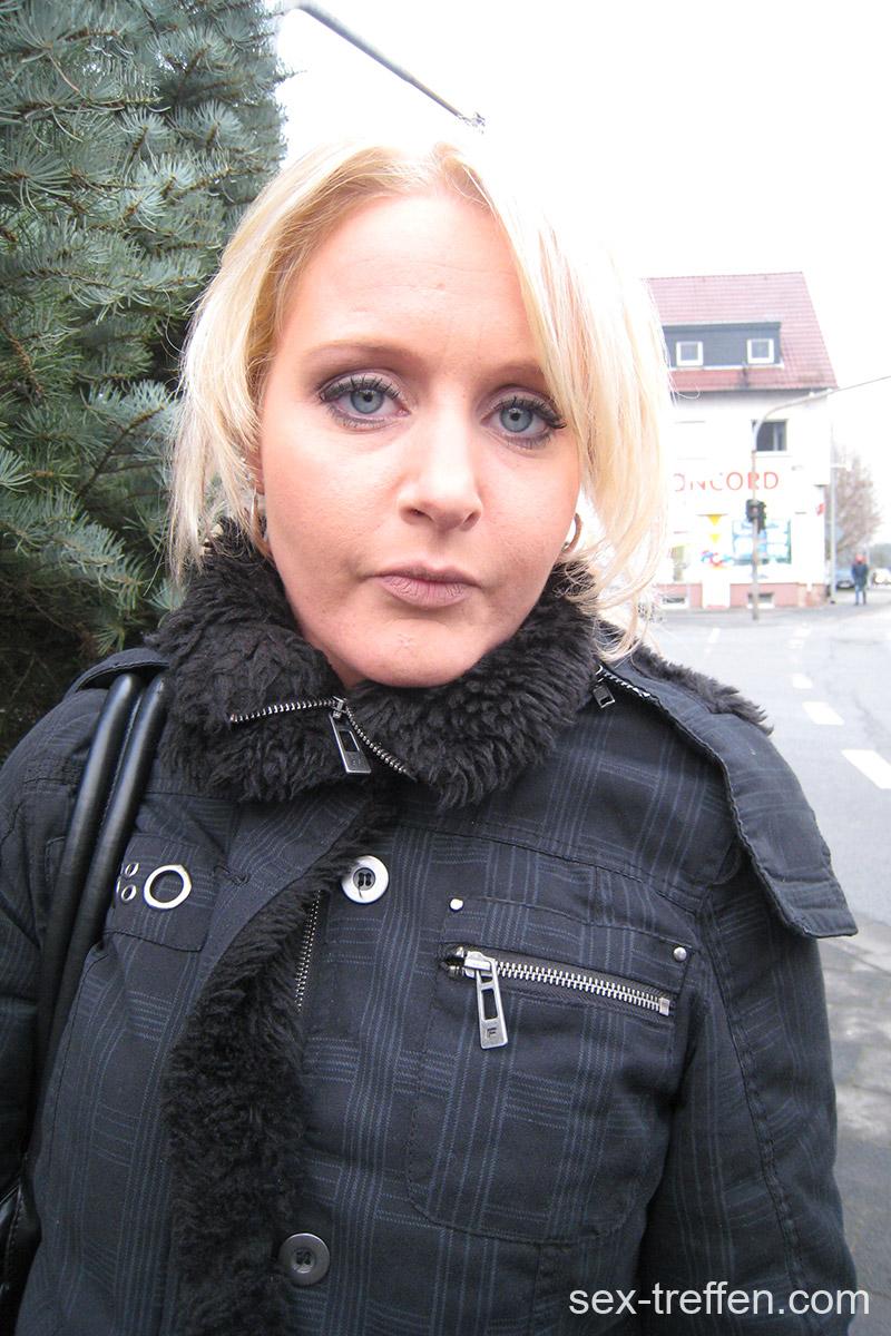 Scharfe Sie will gebumst werden und sucht spontanen Ihn Sie will gebumst werden