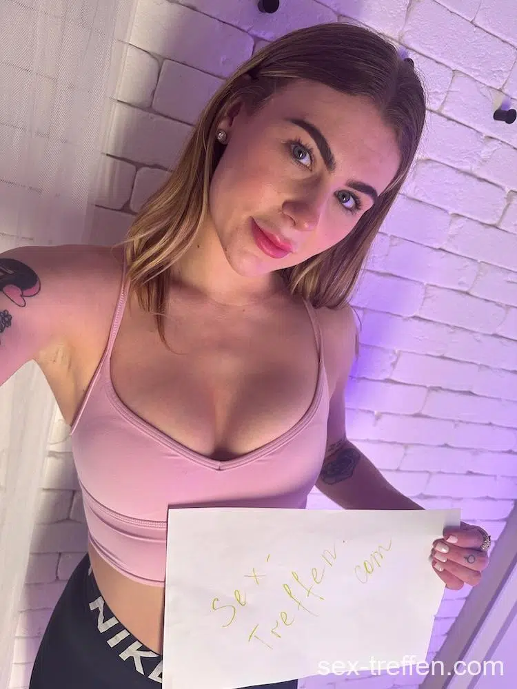 Spontan in Nürnberg zum Sex treffen mit Studentin (26) Spontan in Nürnberg zum Sex treffen