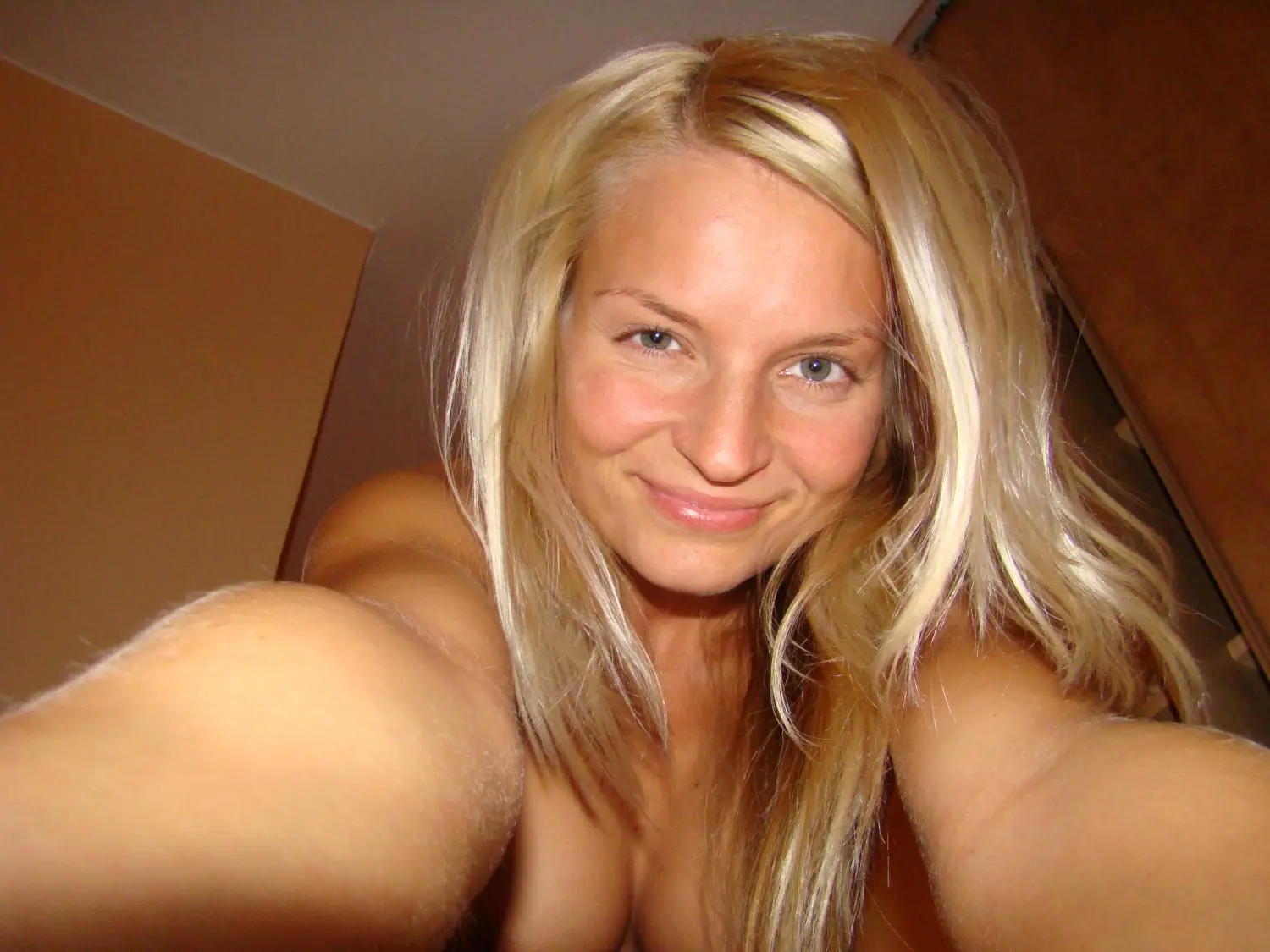 Alleinerziehende Mami sucht Sex mit reifen Herren Alleinerziehende Mami sucht Sex