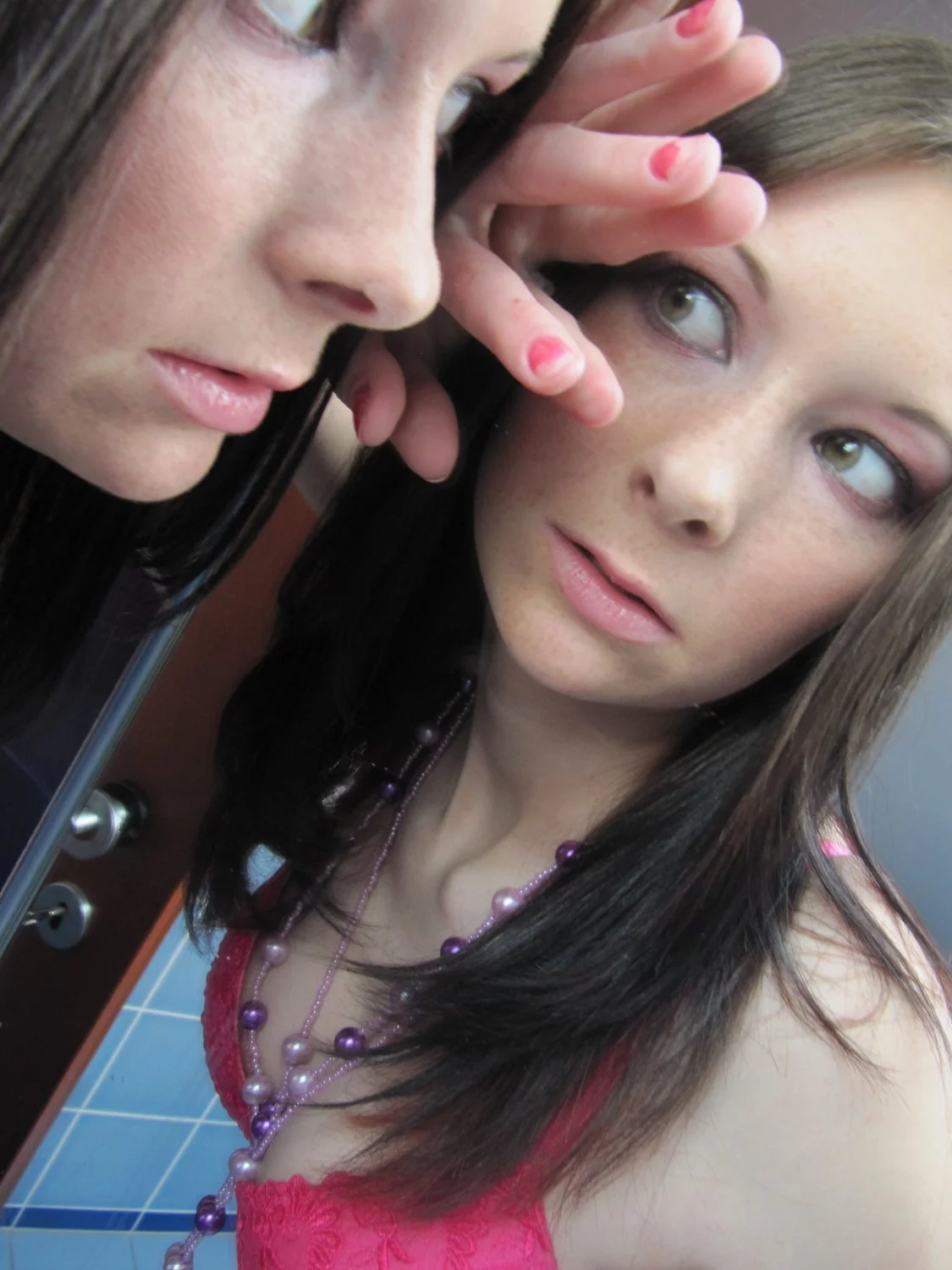 Einsames Girl ganz allein Zuhause sucht geile Treffen Einsames Girl 19 Jahre möchte heiße Nummer haben