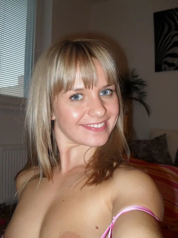 Junge Mami will Sexaffäre finden und sucht dafür Hausfreund Junge Mami will Sexaffäre finden