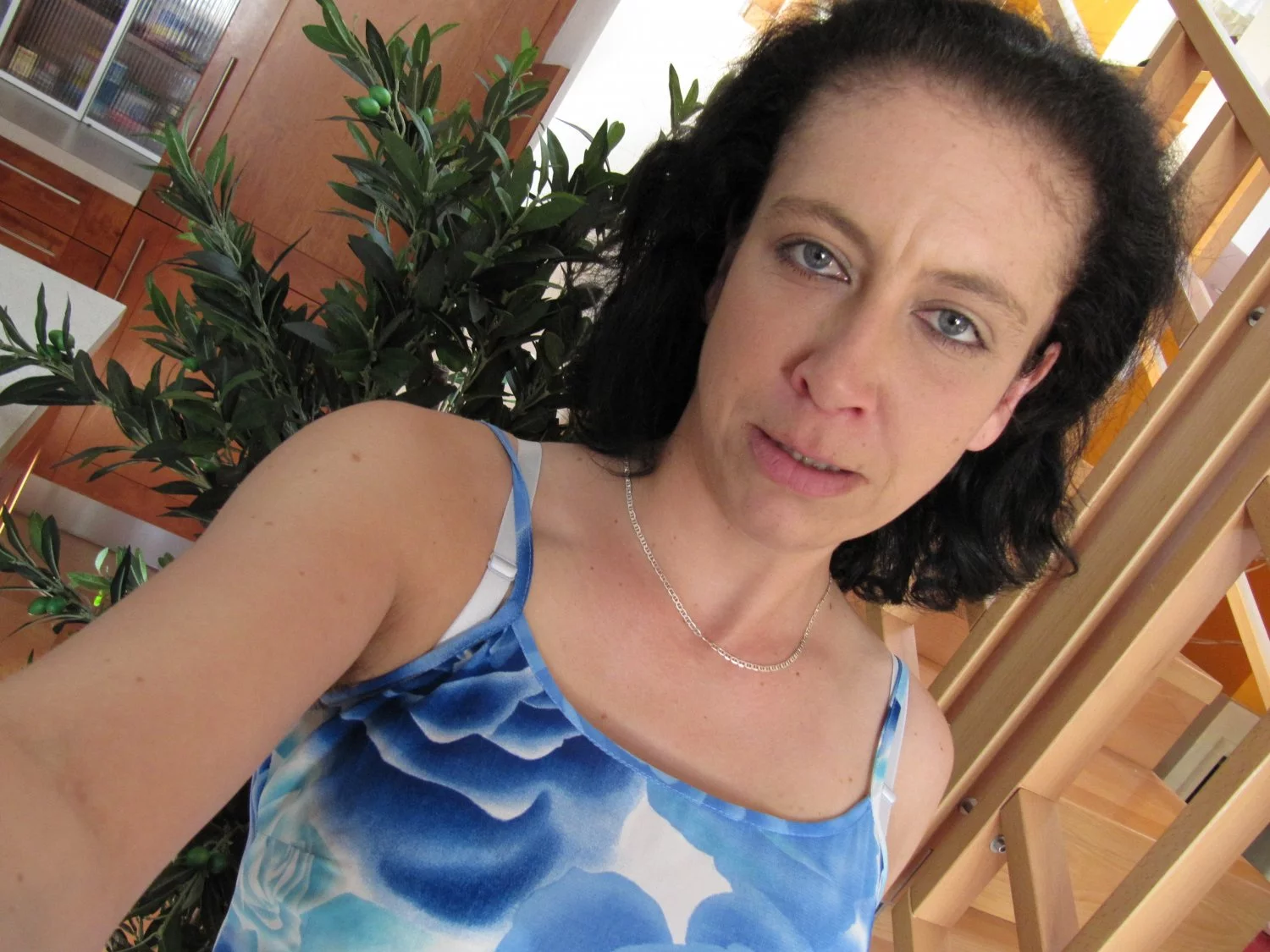 Mag jetzt endlich mal wieder so richtig gestoßen werden Reife Hausfrau 45 Jahre lässt sich stoßen